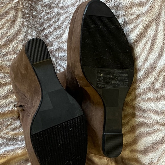 Adorable brown booties - Picture 4 of 4